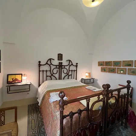 بيت للعطل Casa Ad Arte Donna Ada كاروفينيو