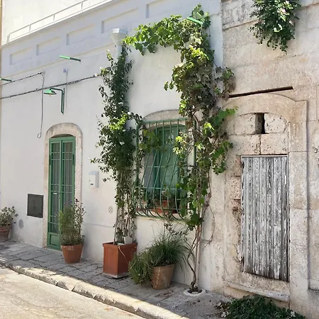 Casa Ad Arte Donna Ada بيت للعطل